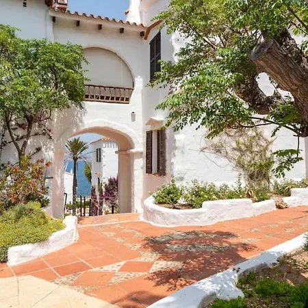 Sunset Tirant Apartmán *